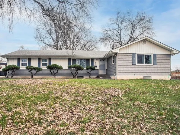 801 SW Lea Dr, Lees Summit, MO 64081