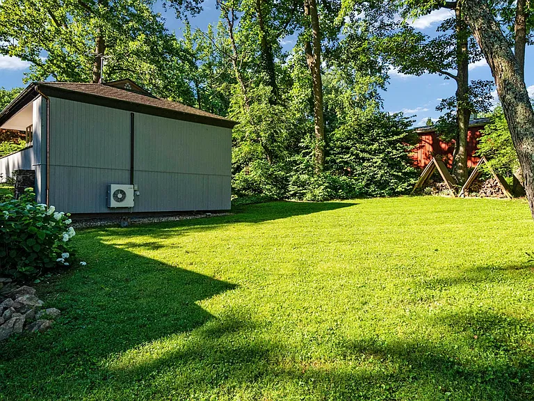 8 Ansari Ct — Photo 16
