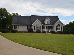 406 Thorn Meadow Ln, Boiling Springs, SC 29316