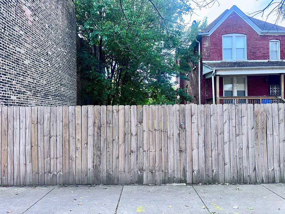 2nd image of 367 E 69th St