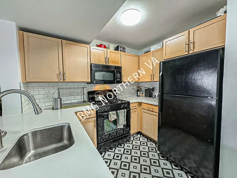 Building Photo - 800 4th St SW #S414