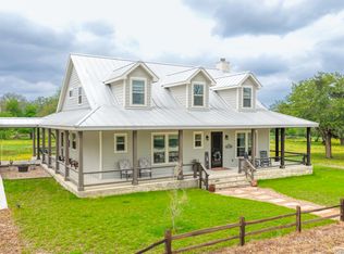 1407 County Road 761, Devine, TX 78016