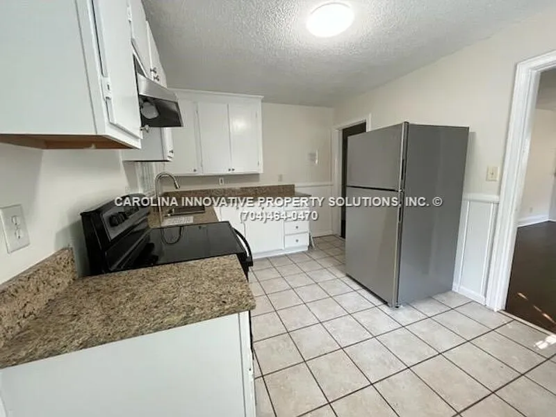 2 bed, 1.0 bath, $1,345 — Photo 4