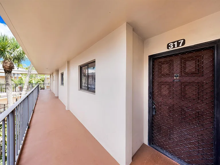5250 Las Verdes Cir #317 — Photo 23