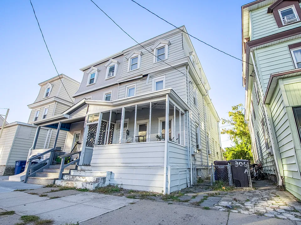 304 N Pavilion Ave #2
