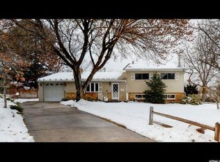 496 Edgehill Dr, Bountiful, UT 84010