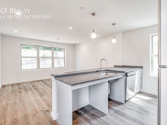 4th image of 751 N 43rd St #401