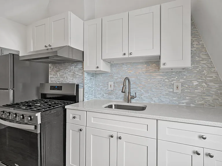 149 Culver Ave #C — Photo 7