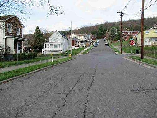 5th image of 722 Sylvan Ave