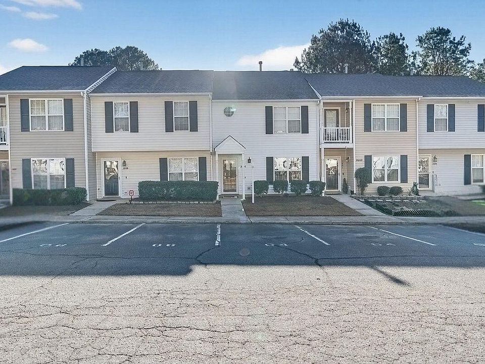 1st image of 2604 Dwight Pl