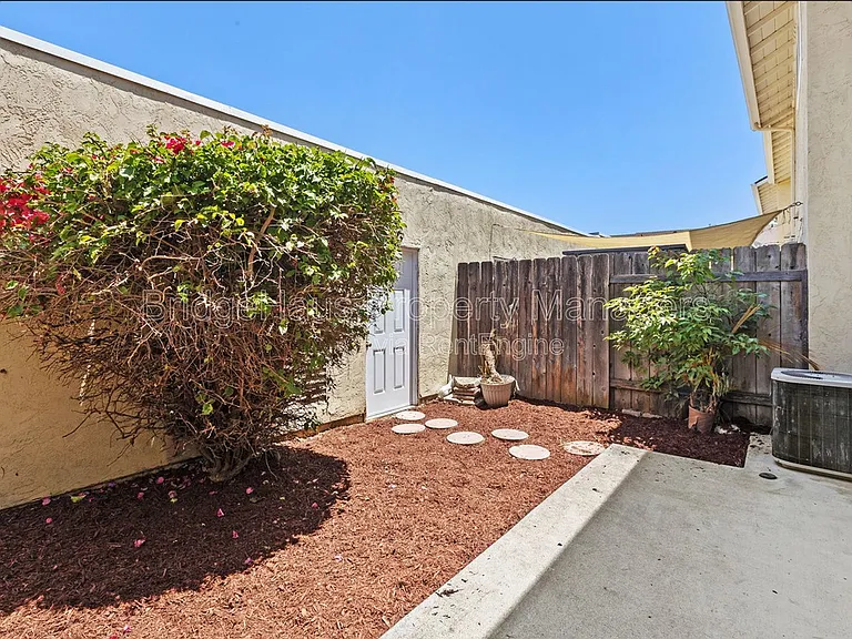7831 Rancho Fanita Dr #D — Photo 26