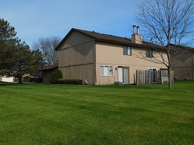 2nd image of 787 Tulip Ln