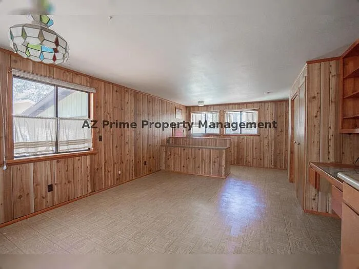 5383 Glenwood Ln — Photo 16