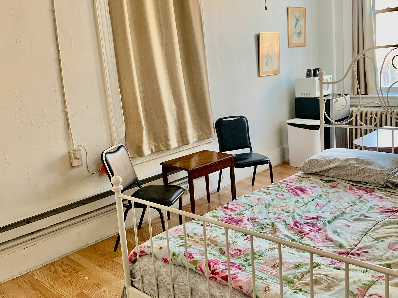 Studio, $595 — Photo 1