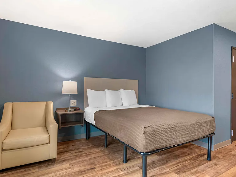 Studio Suite - 1 Queen Bed
