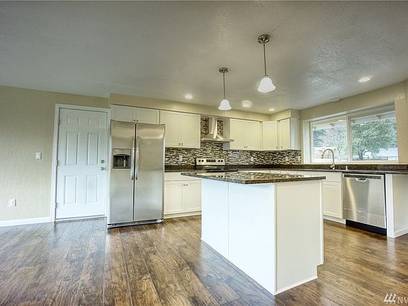 4th image of 1326 Grass Ct SE