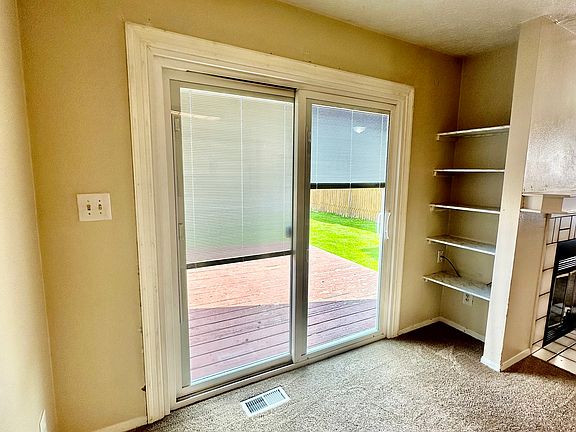 5th image of 7111 Stella Pl #B