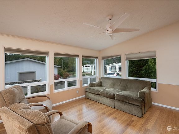 5th image of 2403 Vista Lane