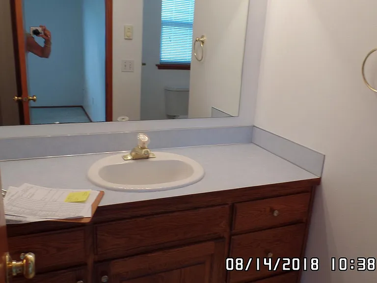 942 E Willow St — Photo 16