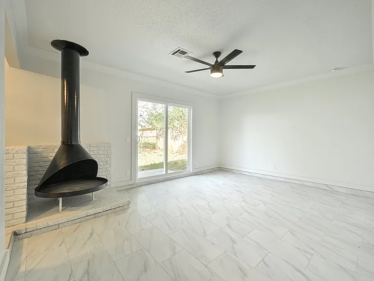 2525 SE 47th St — Photo 5