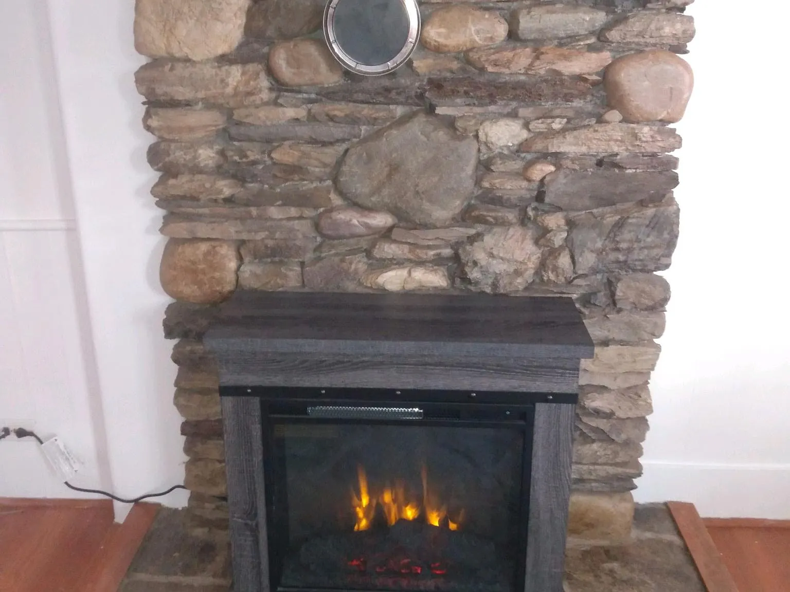 3 bed, $1,200 — Photo 2