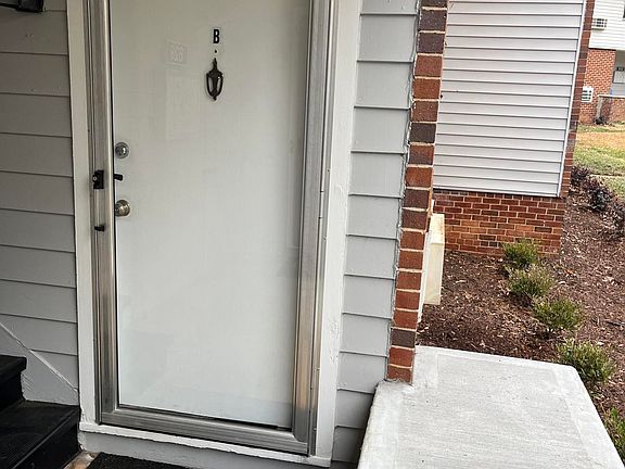3rd image of 629 Daniels St APT B