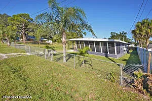 2 bed, 1.0 bath, 700 sqft, $1,550 — Photo 1