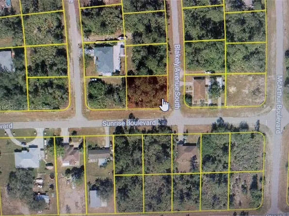 176 Blakely Ave S, Lehigh Acres, FL 33974