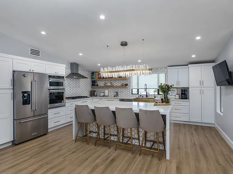 4821 Heaven Ave — Photo 13