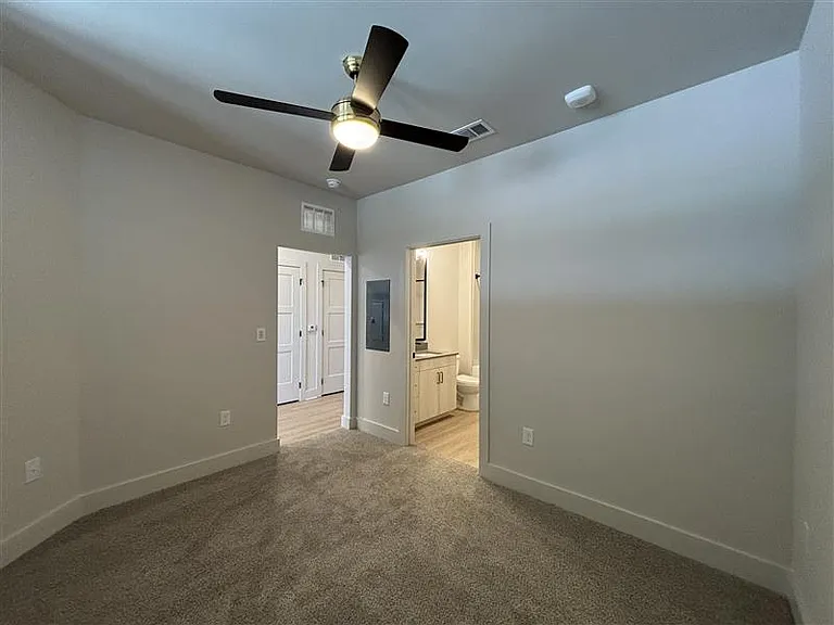 District on the Etowah Apartments — Photo 136