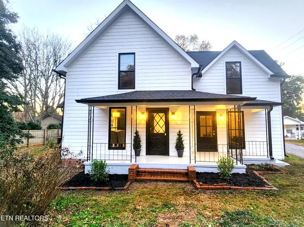 1011 S Court St, Maryville, TN 37803