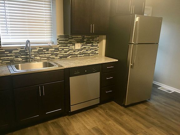 4th image of 118-122 Kearsarge St #120