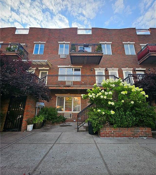 1st image of 8420 25th Ave #1B
