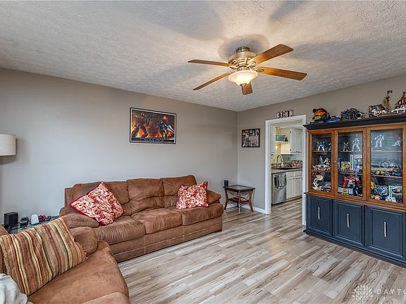 5th image of 117 W Van Lake Dr