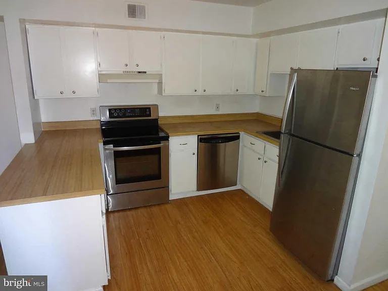 216 W Chester Pike #B — Photo 8