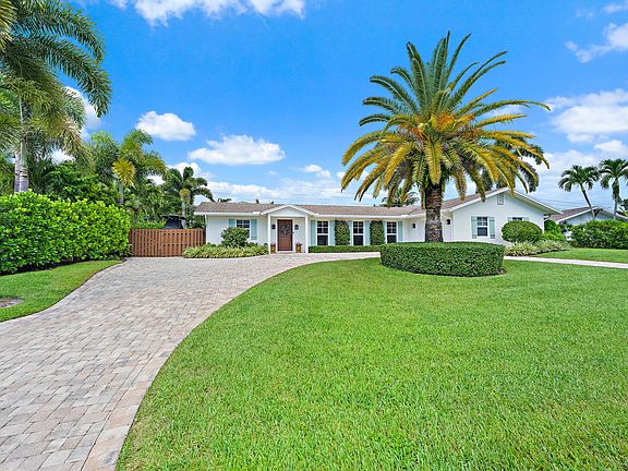 5th image of 215 Golfview Drive