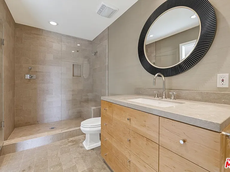 6789 Shearwater Ln — Photo 13