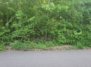 2 Lancelot Way, Hamden, CT 06518