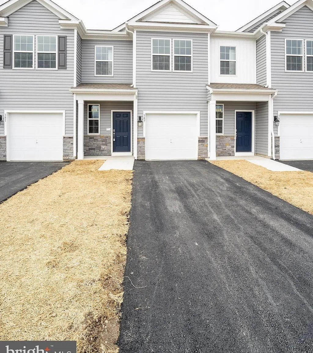 3 bed, 2.5 bath, 1484 sqft, $2,750 — Photo 1