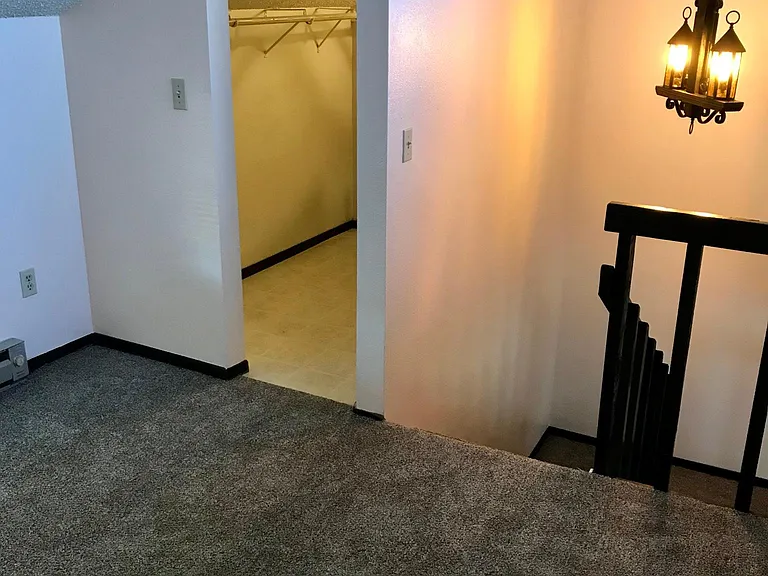 1307 W Francis Ave — Photo 6