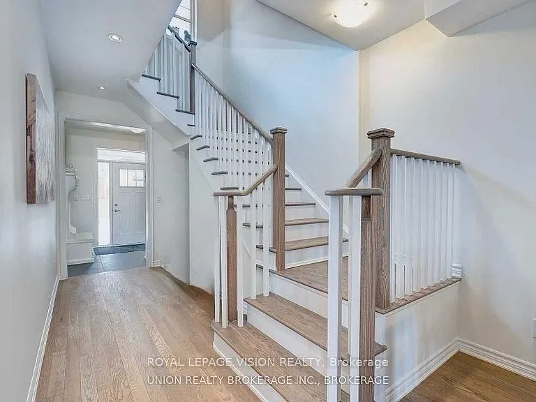 33 Bremner St #MAIN — Photo 3
