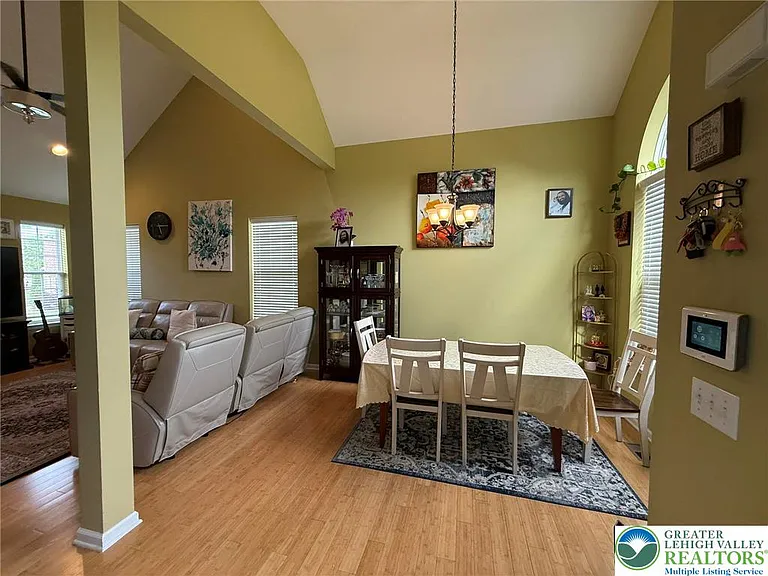 835 Holly Blue Way — Photo 7