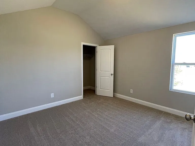 2255 Viking Ct — Photo 9