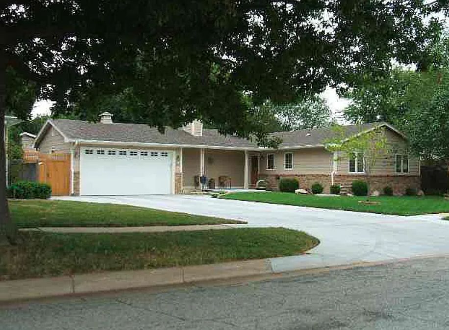 1st image of 724 Briarwood Dr