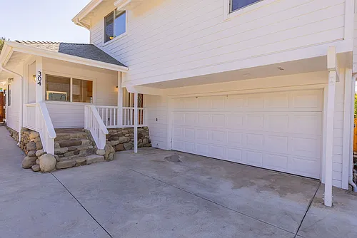 304 El Conejo Dr Photo 1
