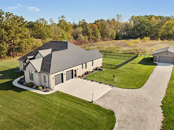 3rd image of 13498 Exeter Rd