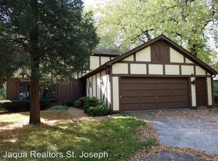 212 Crofton Cir, Saint Joseph, MI 49085