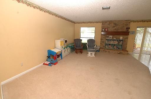 3rd image of 15911 Countrybrook St