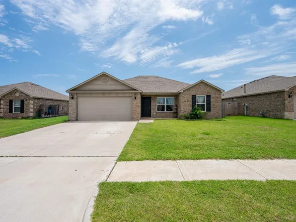 512 SE 5th St, Newcastle, OK 73065