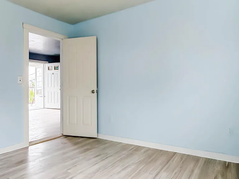 13 Decatur Ave #B — Photo 35